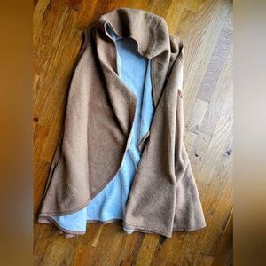 ANTHROPOLOGY SHAWL One Size, Reverseable